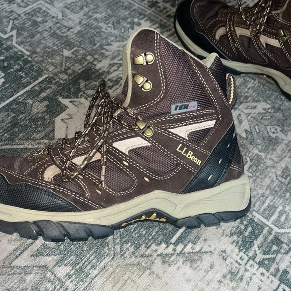 L.L. Bean men’s Dark Brown Hiking Boots size 9 - Picture 2 of 7